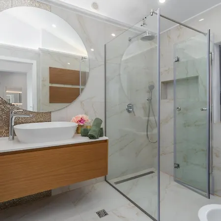 Villa Harmony For 8 People In Istria With 50 M2 Private Pool And Sea View Pinezici (Istria)