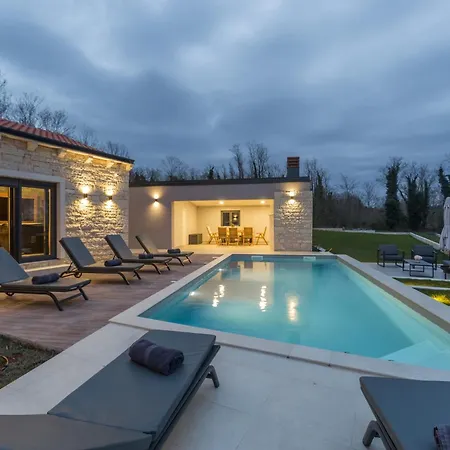 Villa Harmony For 8 People In Istria With 50 M2 Private Pool And Sea View Pinezici (Istria)