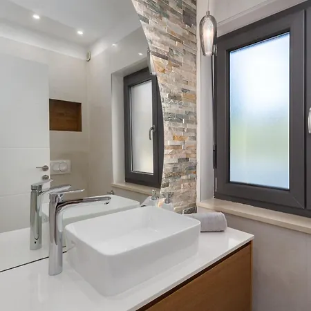 Harmony For 8 People In Istria With 50 M2 Private Pool And Sea View Pinezici (Istria)