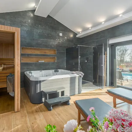 Harmony For 8 People In Istria With 50 M2 Private Pool And Sea View * Pinezici (Istria)