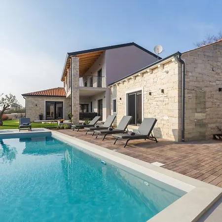 Villa Harmony For 8 People In Istria With 50 M2 Private Pool And Sea View *